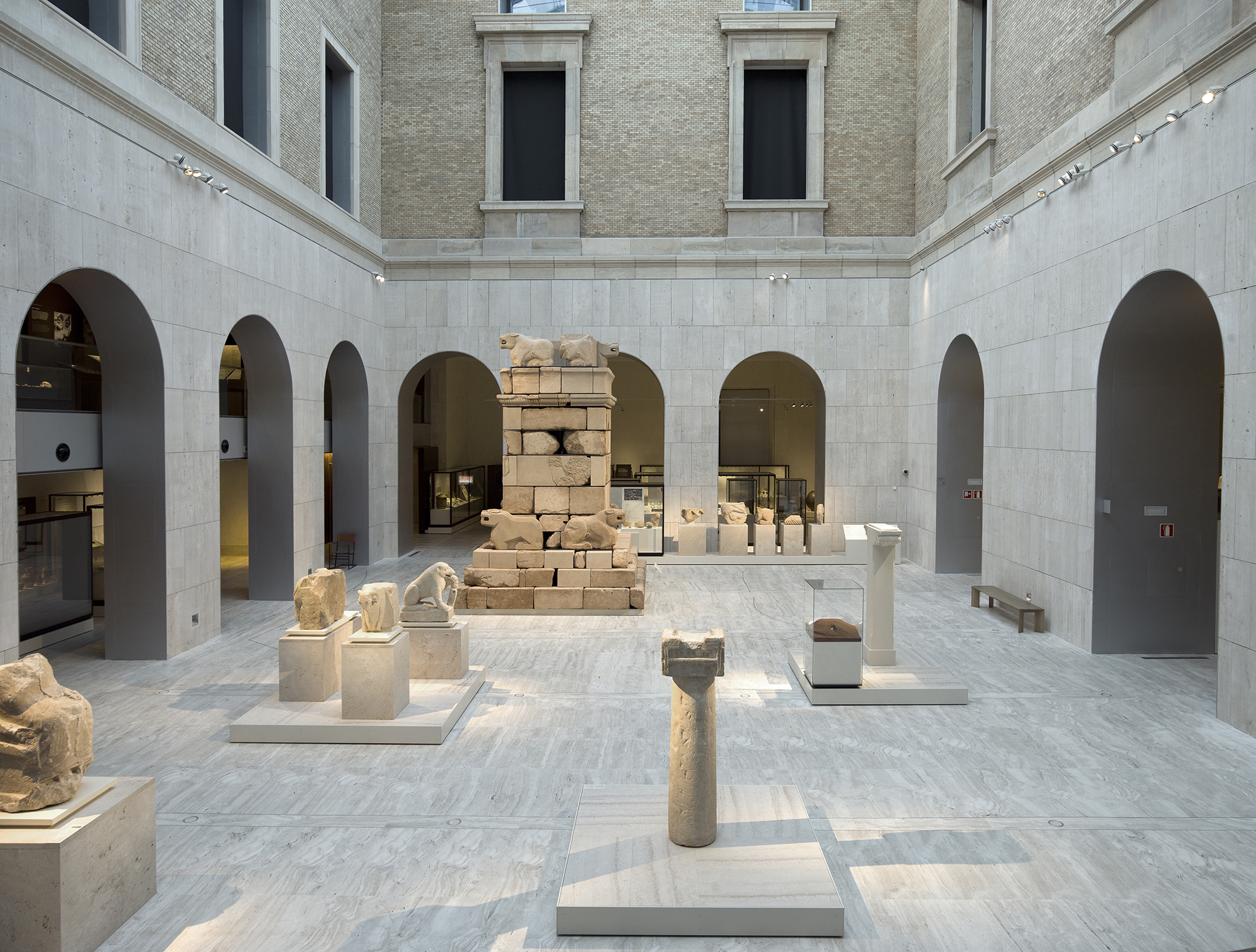 AutoWB: 1.31; 1.00; 1.60,  Kelvin=4934,  Tint=-0.0041